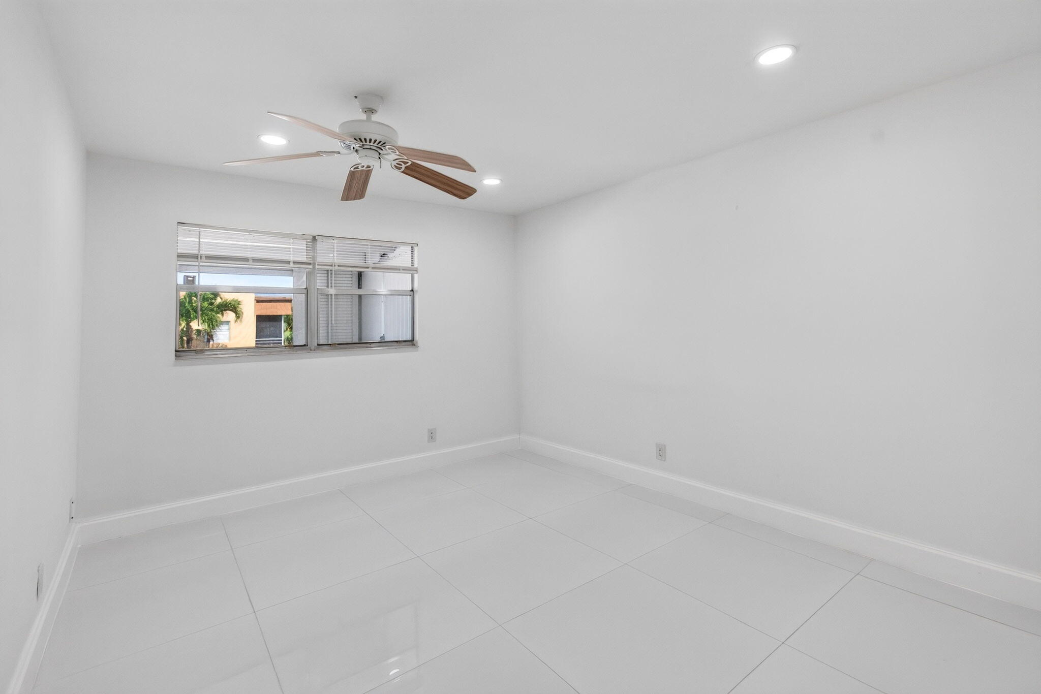 KINGS POINT - Residential