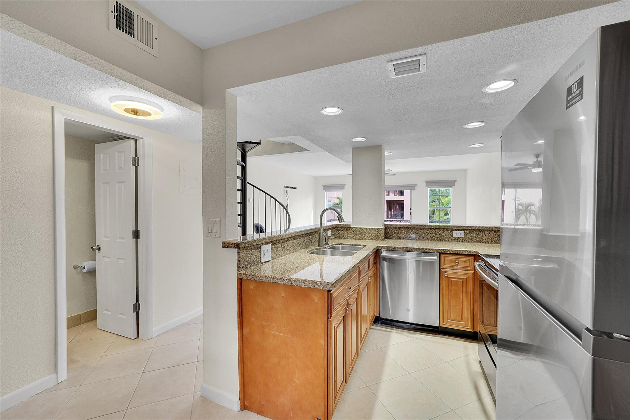 TENNIS CLUB LENGLEN CONDO - Residential