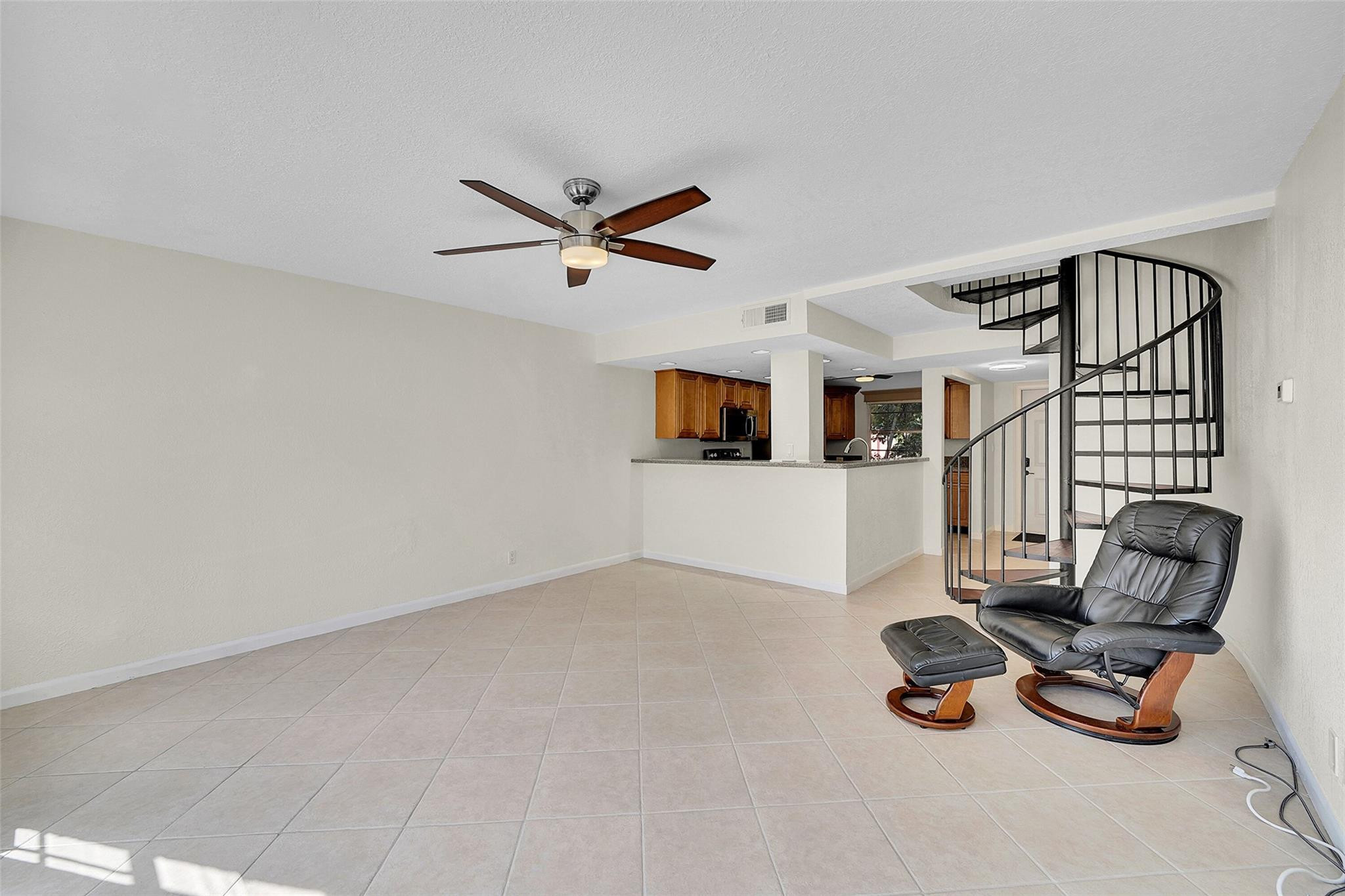 TENNIS CLUB LENGLEN CONDO - Residential