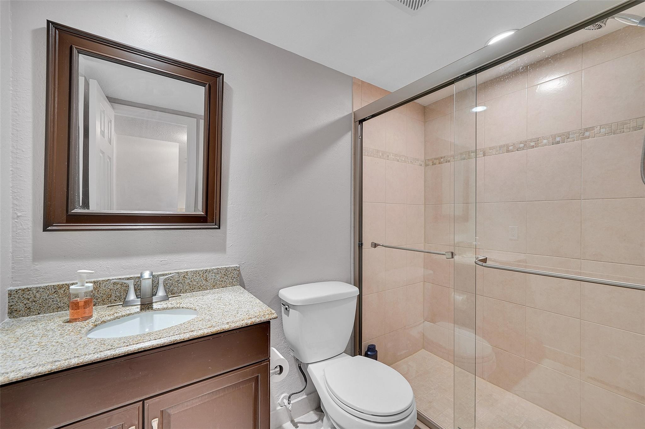 TENNIS CLUB LENGLEN CONDO - Residential