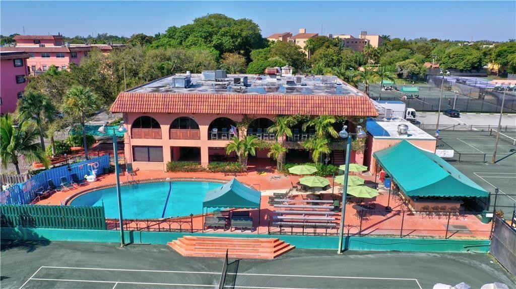 TENNIS CLUB LENGLEN CONDO - Residential