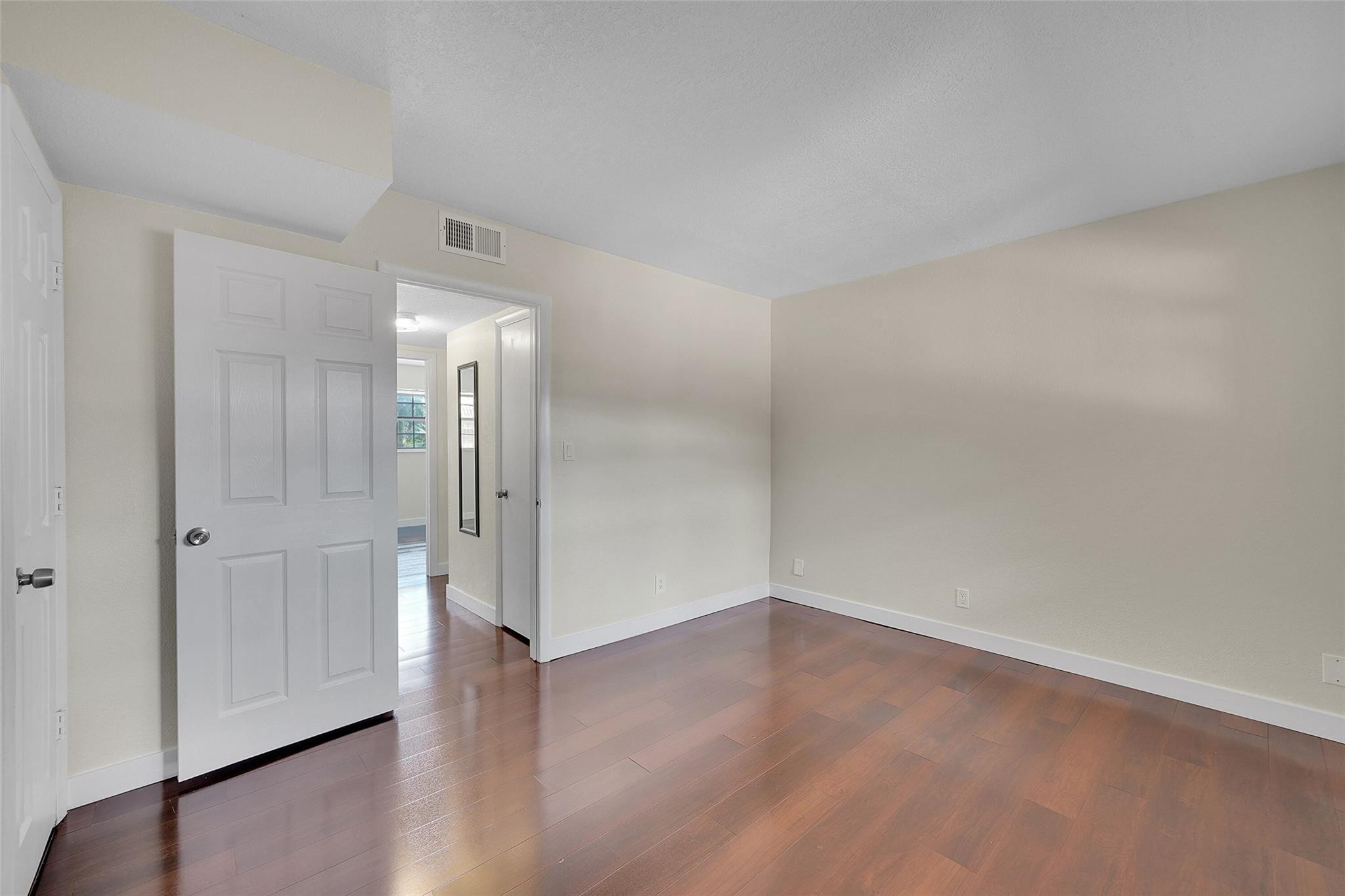 TENNIS CLUB LENGLEN CONDO - Residential