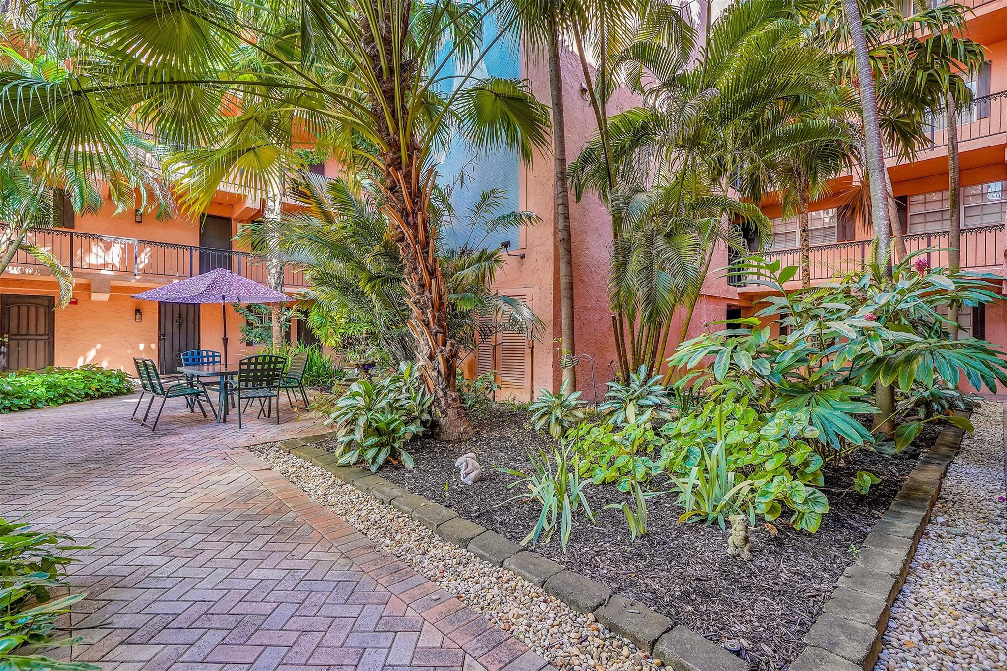 TENNIS CLUB LENGLEN CONDO - Residential
