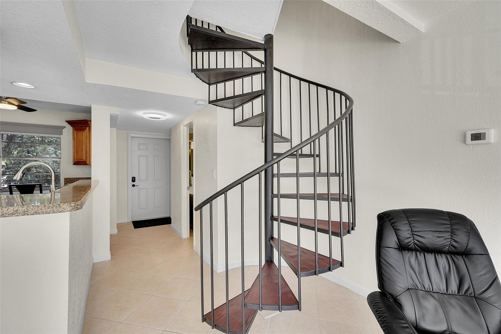 TENNIS CLUB LENGLEN CONDO - Residential