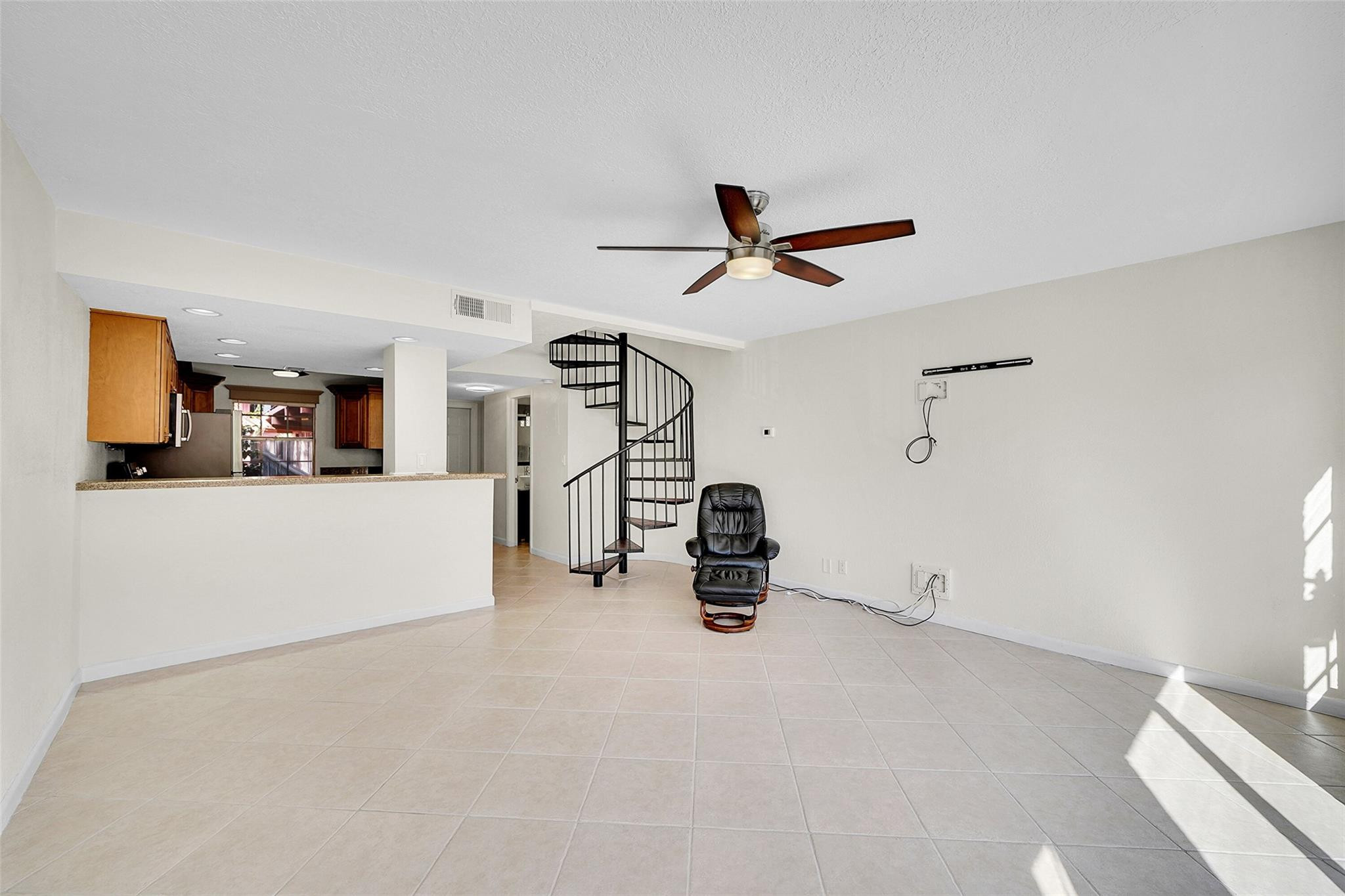 TENNIS CLUB LENGLEN CONDO - Residential