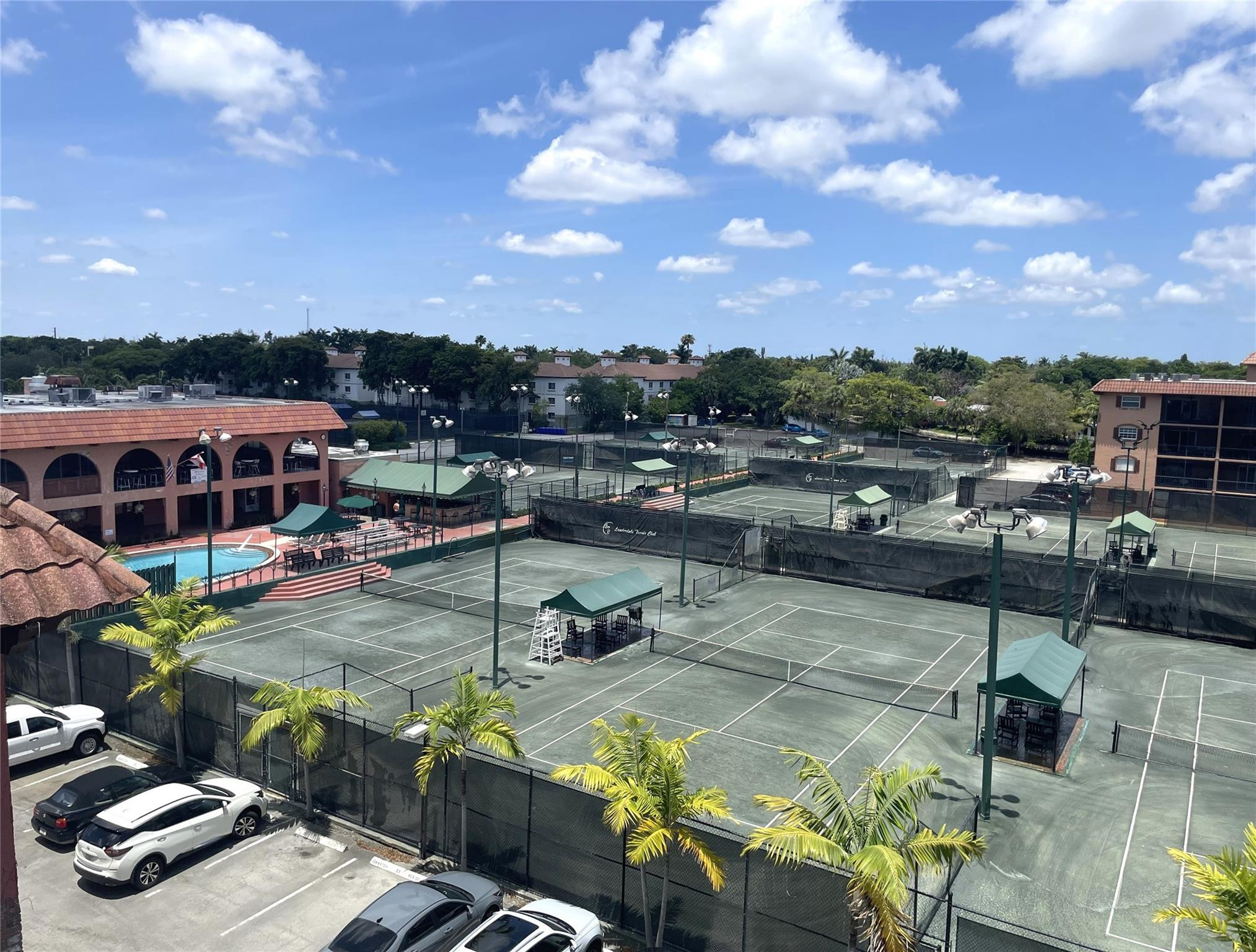 TENNIS CLUB LENGLEN CONDO - Residential