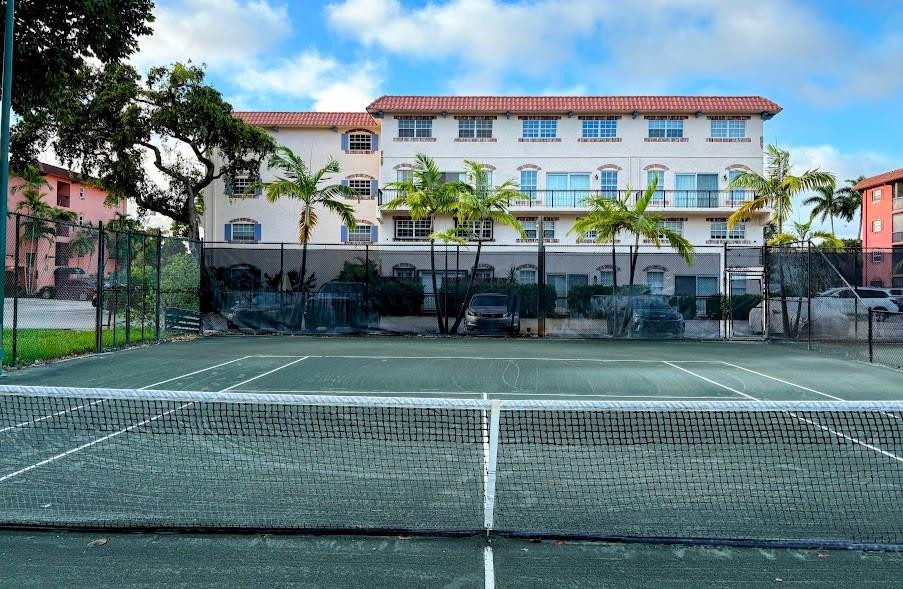 TENNIS CLUB LENGLEN CONDO - Residential