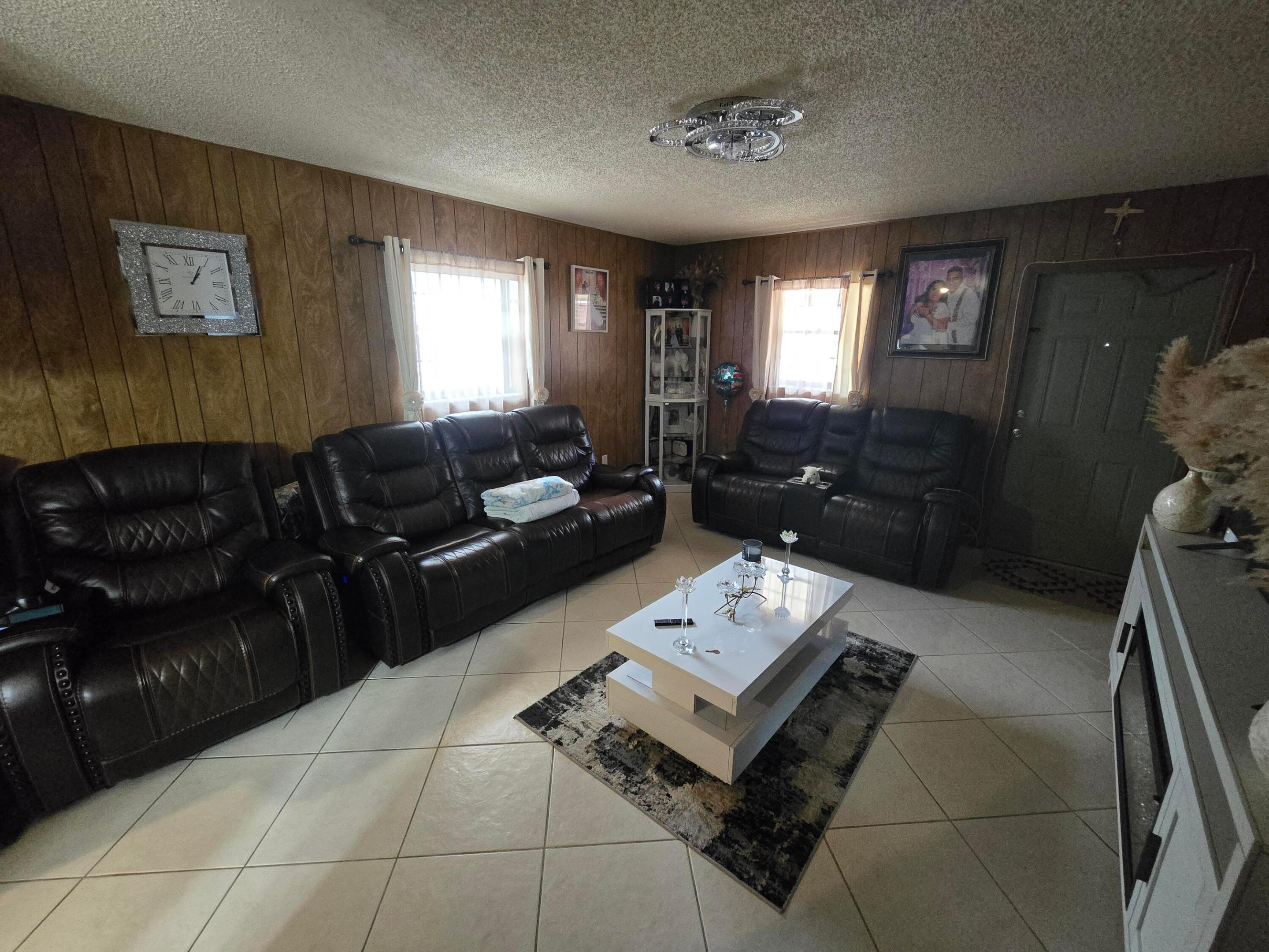 BUNKER HILL ADD 2 TO WPB - Residential Income