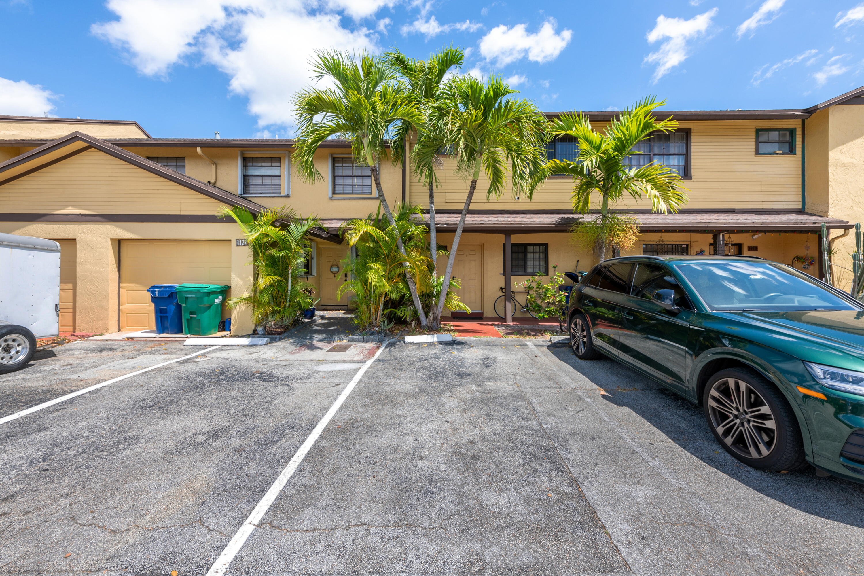 TOWNHOMES OF MONTEREY - Residential