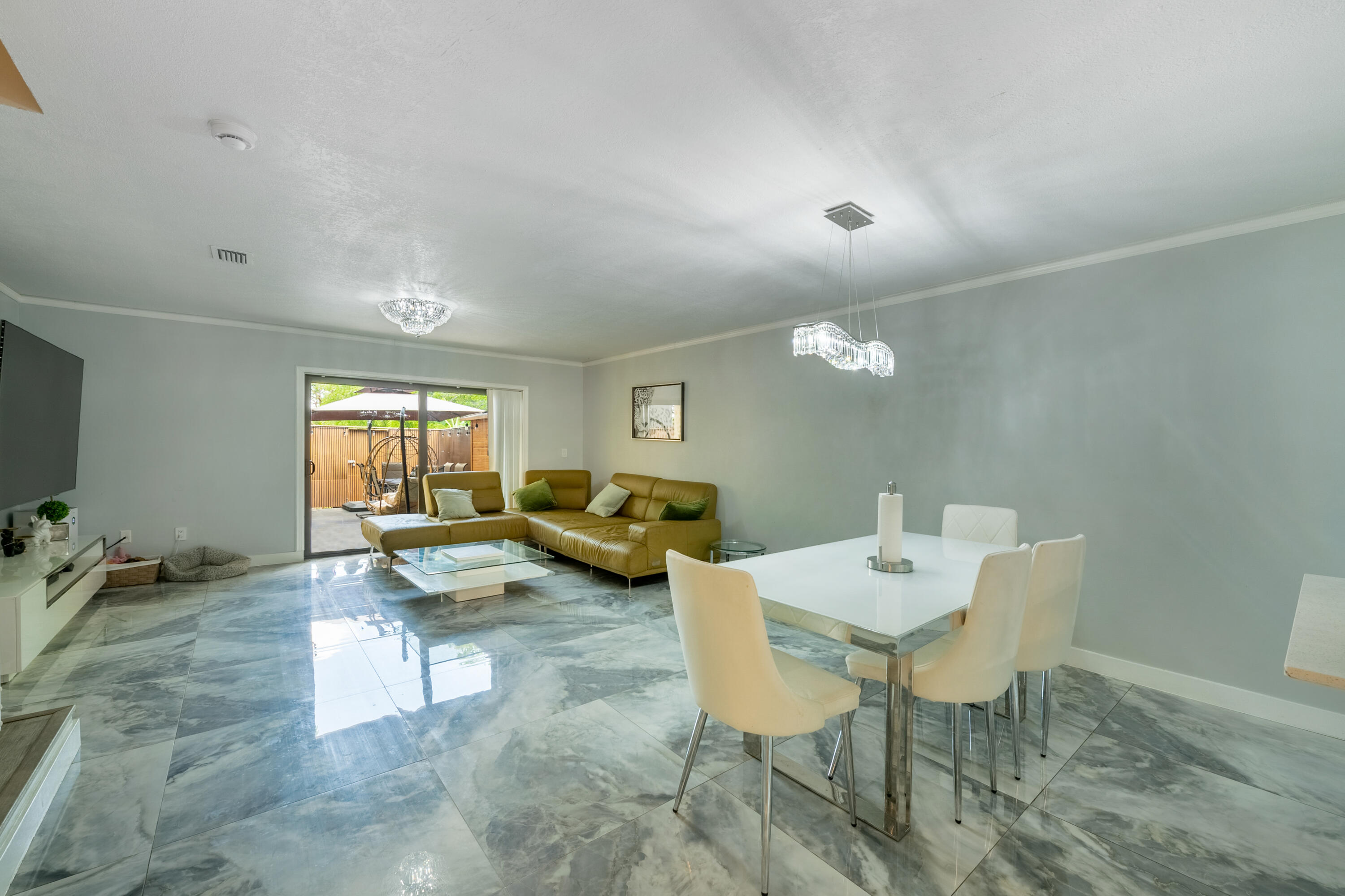 TOWNHOMES OF MONTEREY - Residential