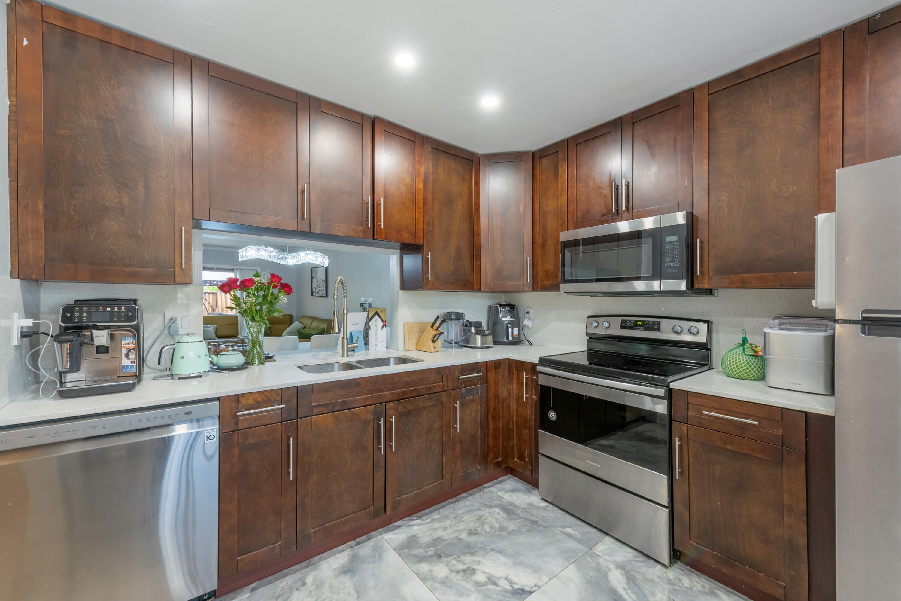 TOWNHOMES OF MONTEREY - Residential