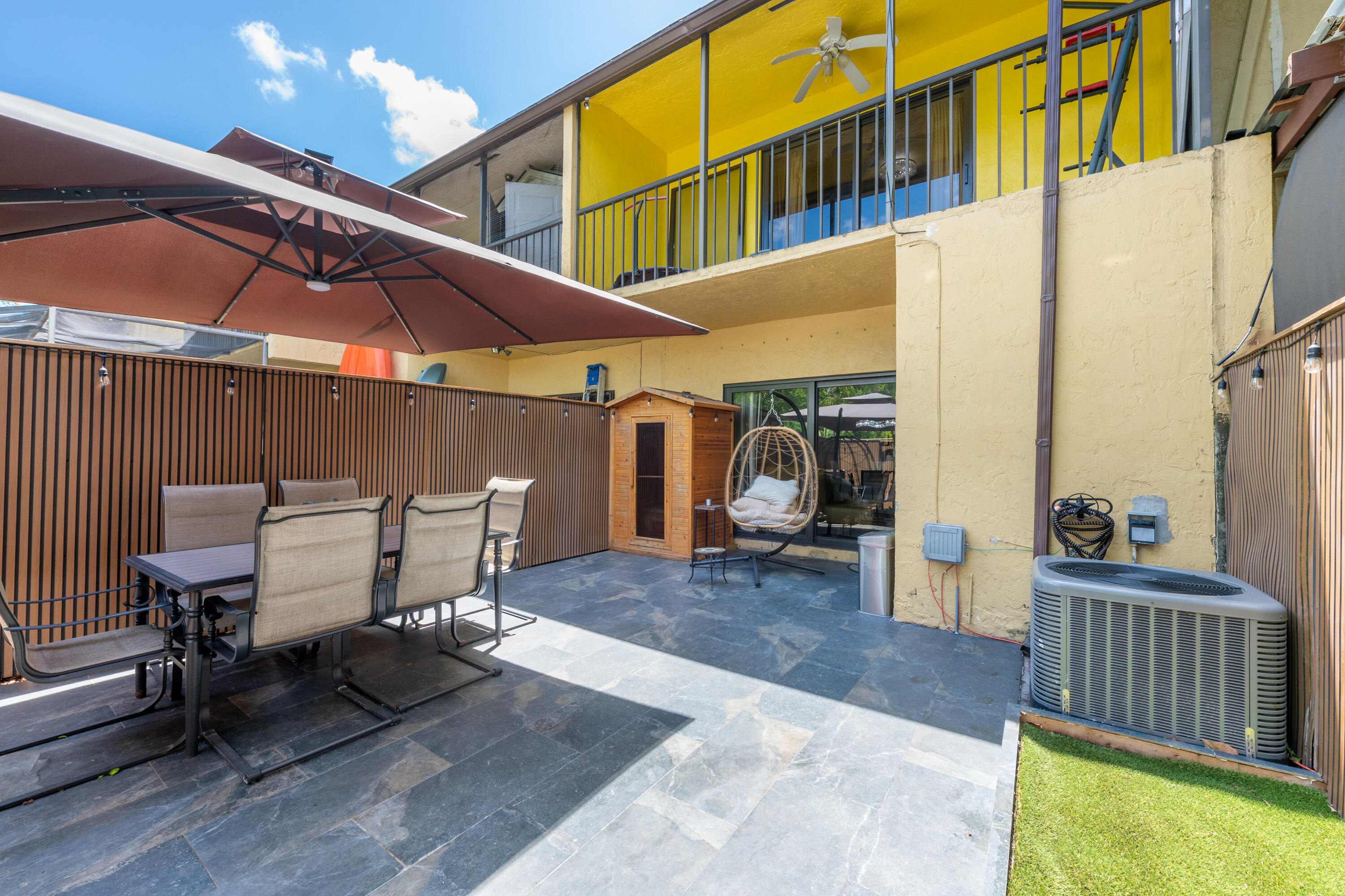 TOWNHOMES OF MONTEREY - Residential