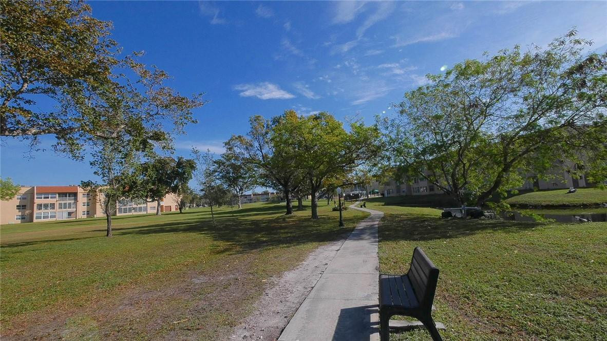 SUNRISE LAKES - Residential