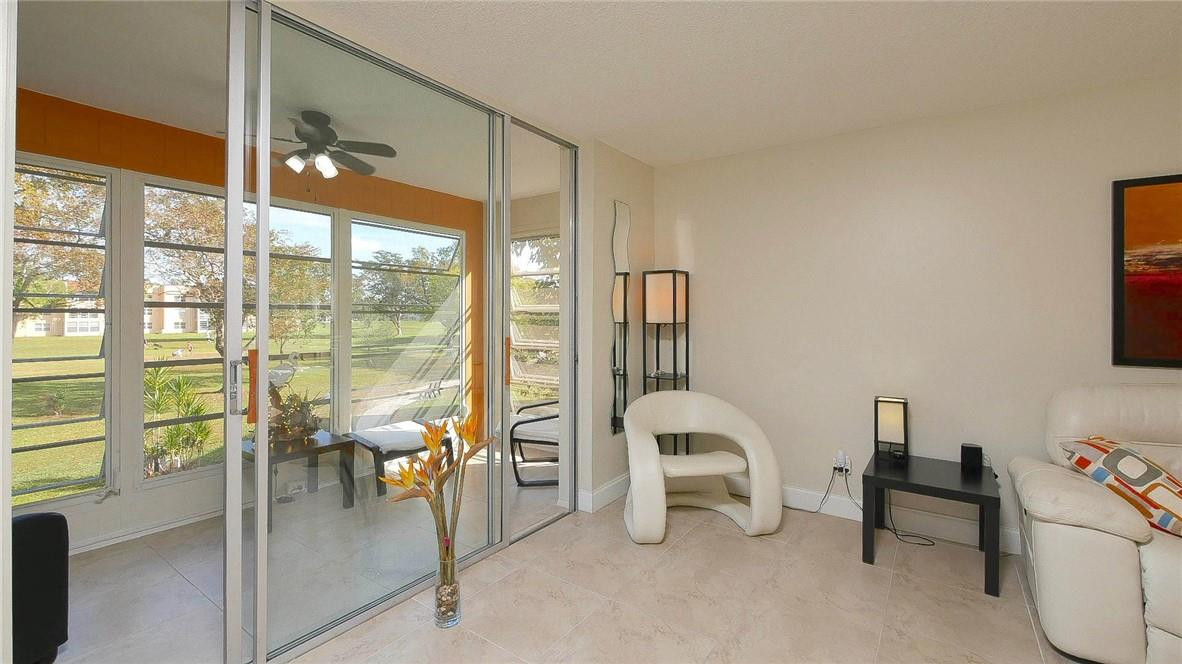 SUNRISE LAKES - Residential