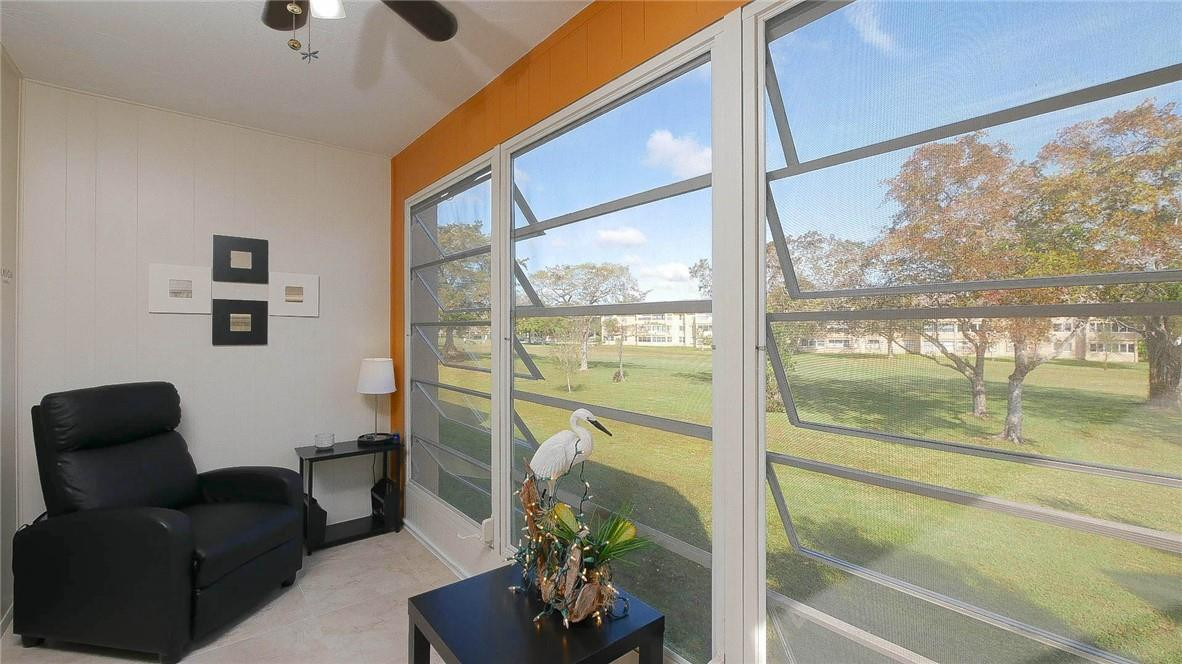 SUNRISE LAKES - Residential