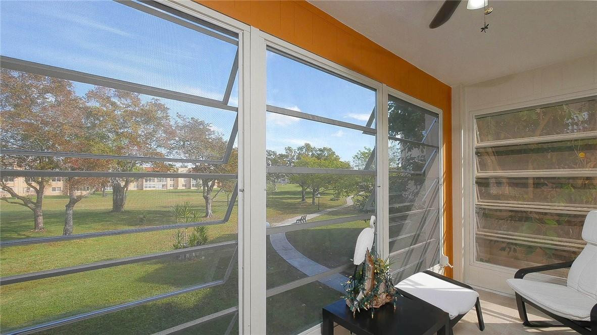SUNRISE LAKES - Residential