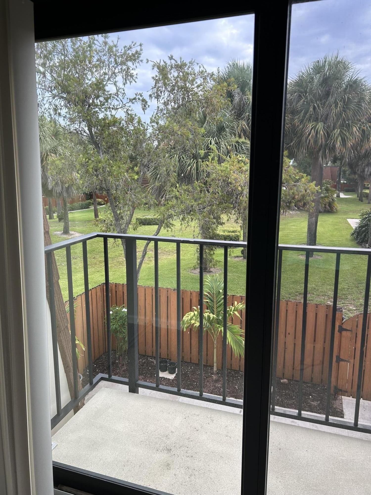 RIVER - Residential Lease
