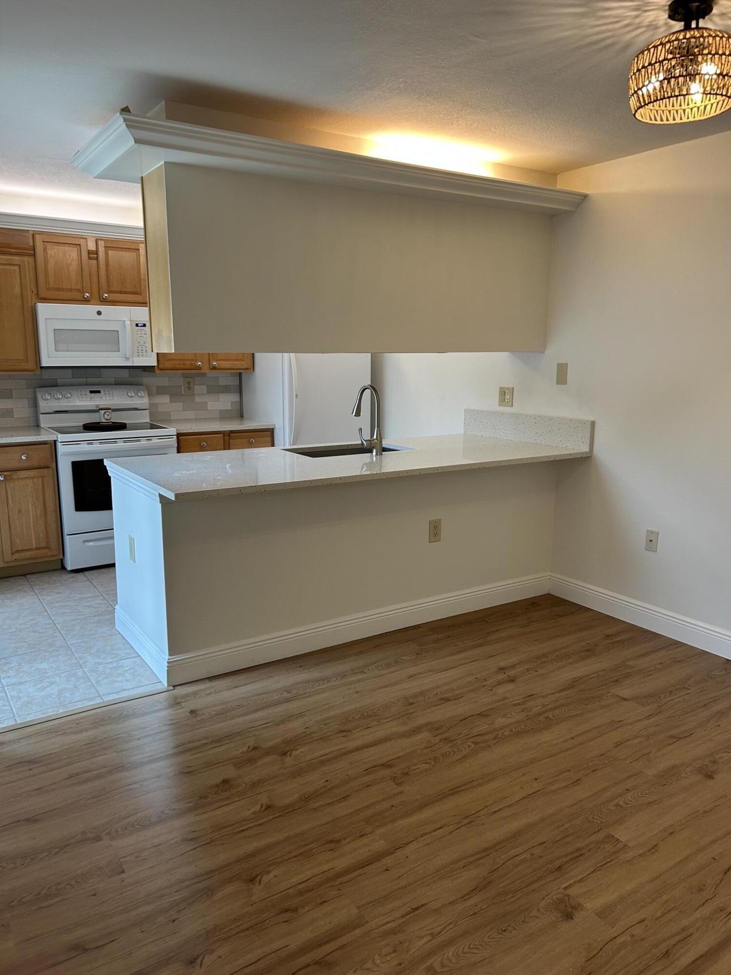 RIVER - Residential Lease