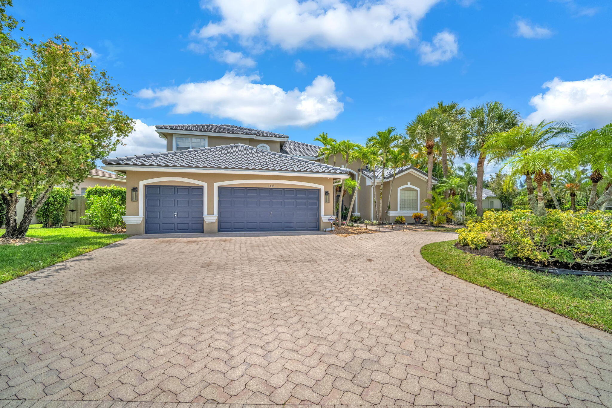 CYPRESS LAKE ESTATES - Residential