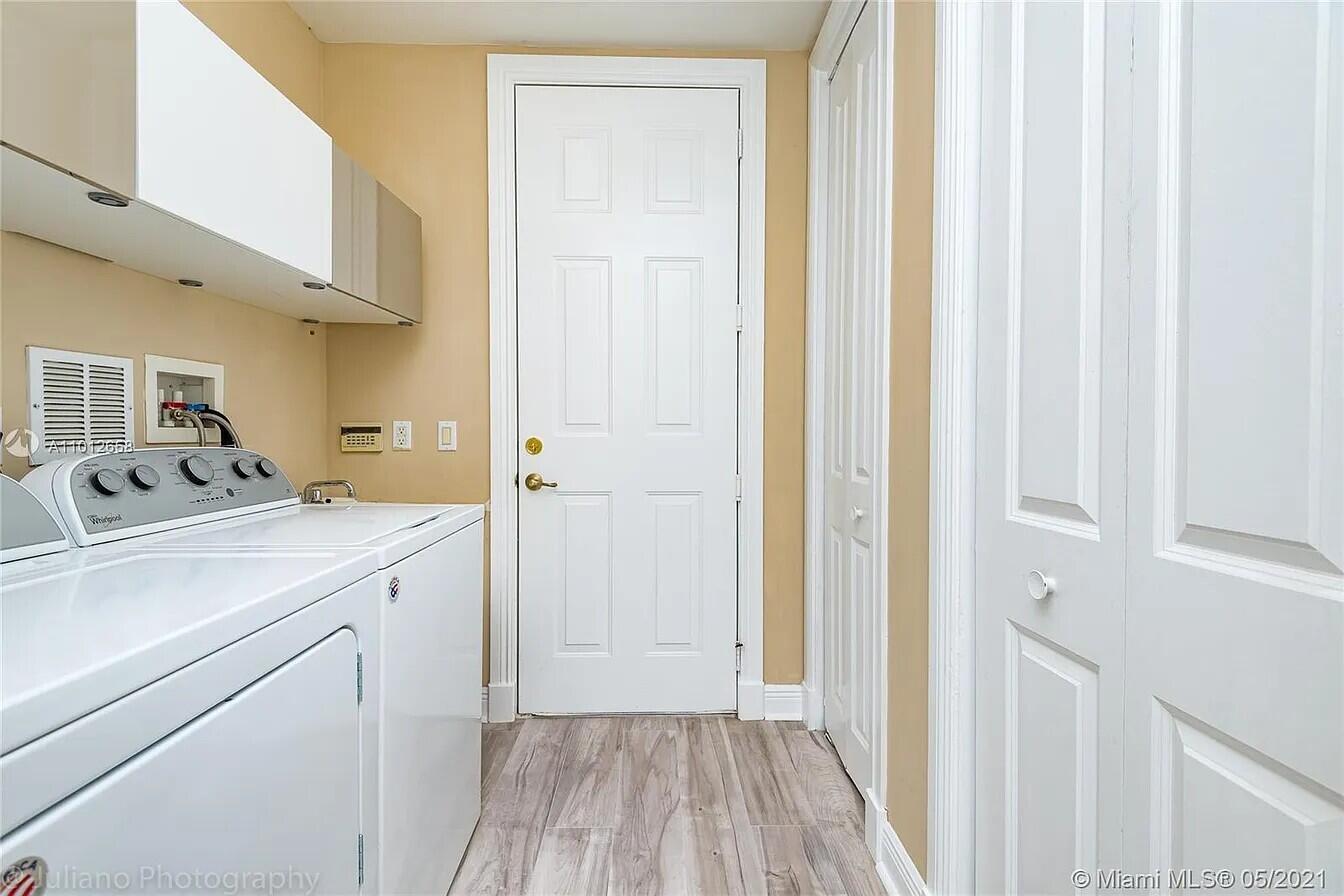 CASERAS AT PARKLAND GOLF - Residential Lease