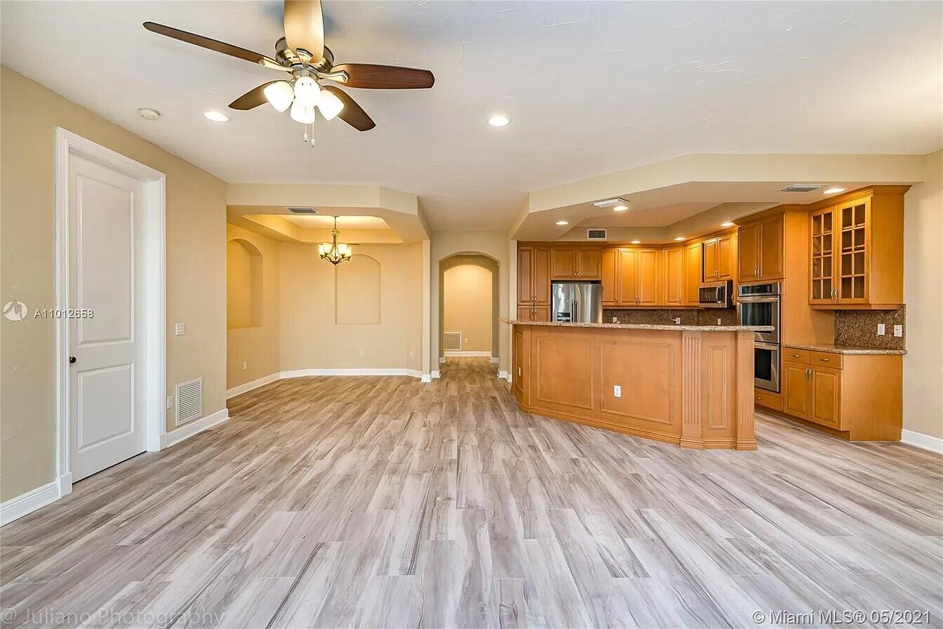 CASERAS AT PARKLAND GOLF - Residential Lease