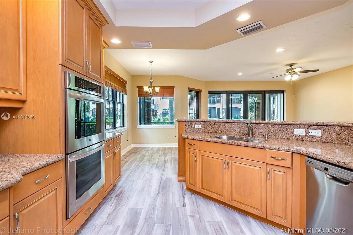 CASERAS AT PARKLAND GOLF - Residential Lease