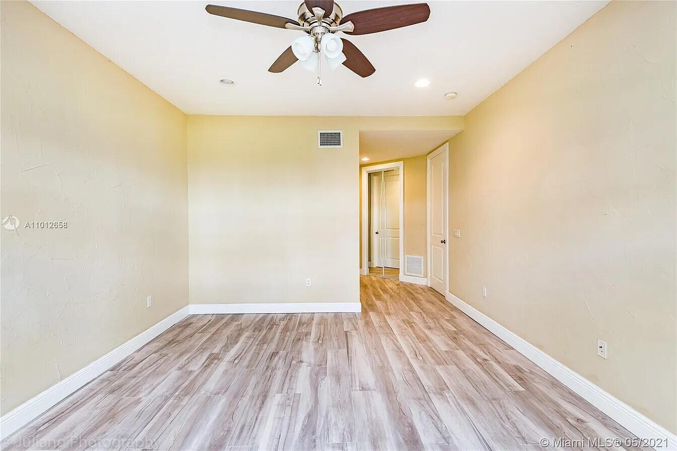 CASERAS AT PARKLAND GOLF - Residential Lease
