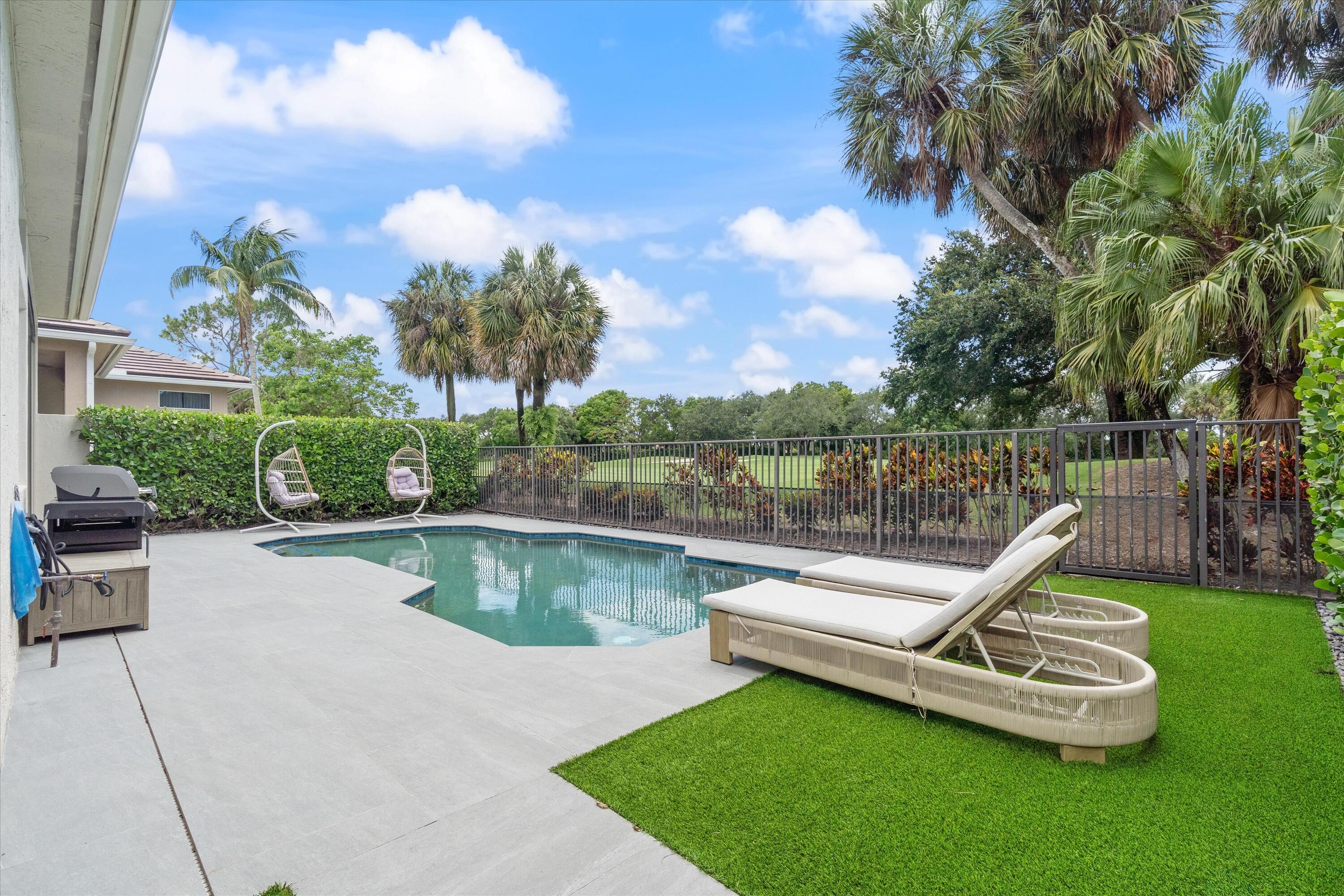 Mizner Country Club - Residential