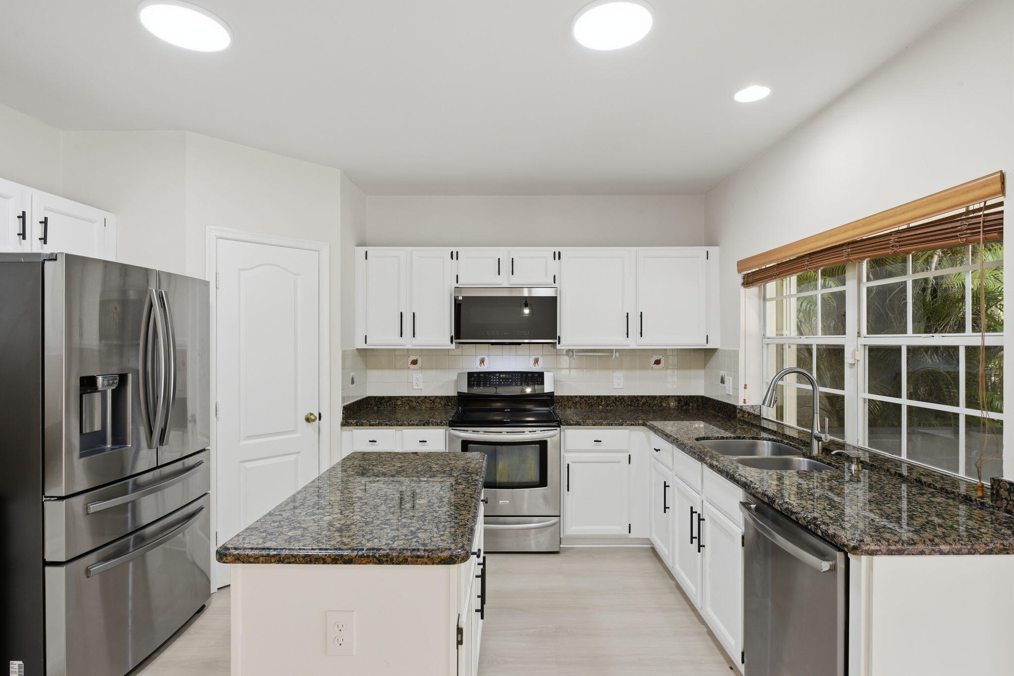 WOODSIDE ESTATES - Residential