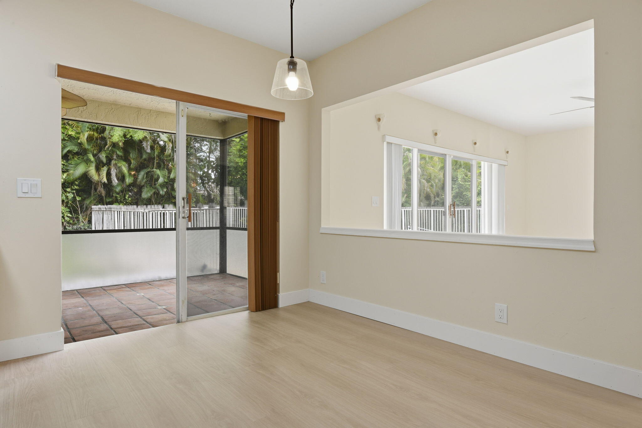 WOODSIDE ESTATES - Residential