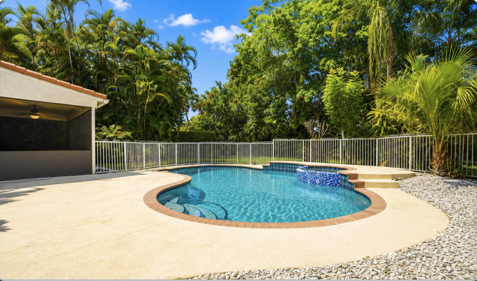 WOODSIDE ESTATES - Residential