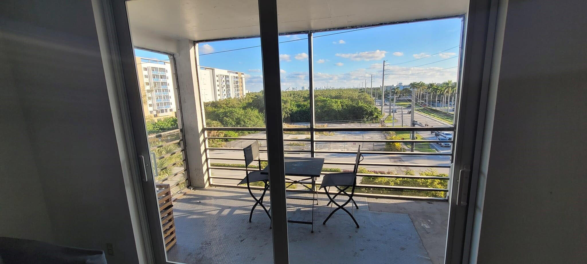 DANIANS SOUTH CONDO - Residential Lease