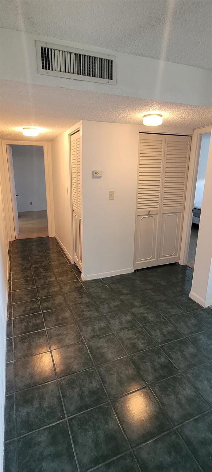 DANIANS SOUTH CONDO - Residential Lease