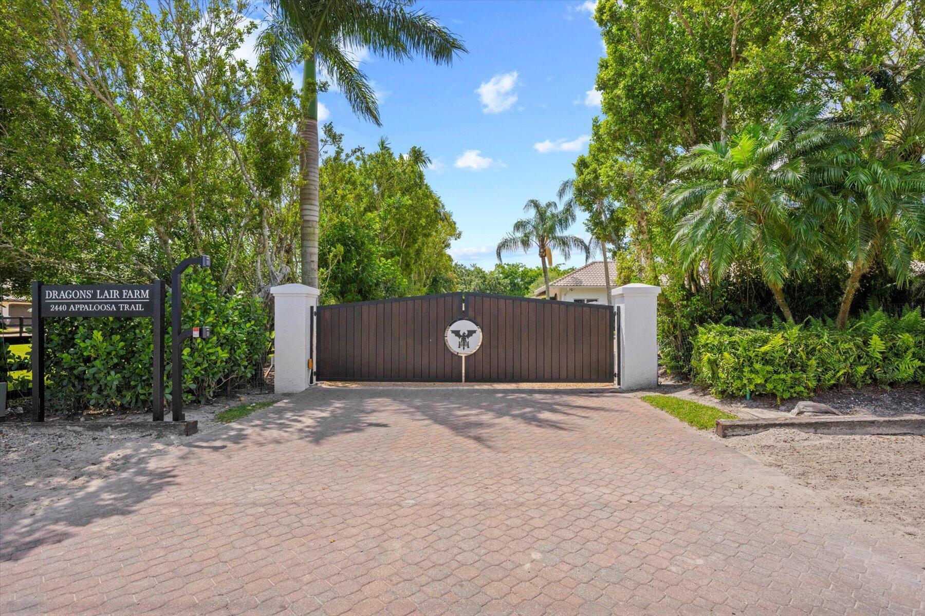SADDLE TRAIL PARK OF WELLINGTON - Residential Lease