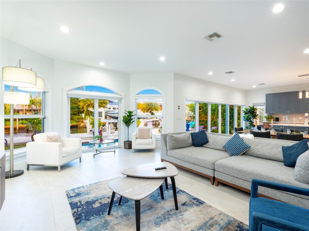 Lauderdale Shores Corr - Residential