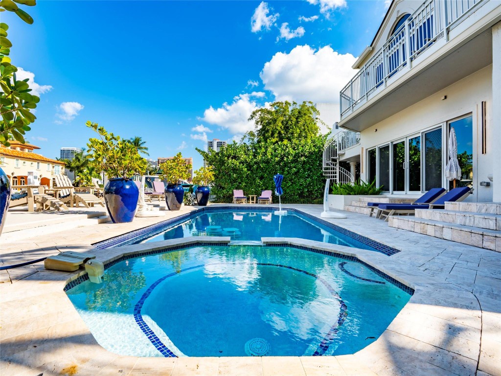 Lauderdale Shores Corr - Residential