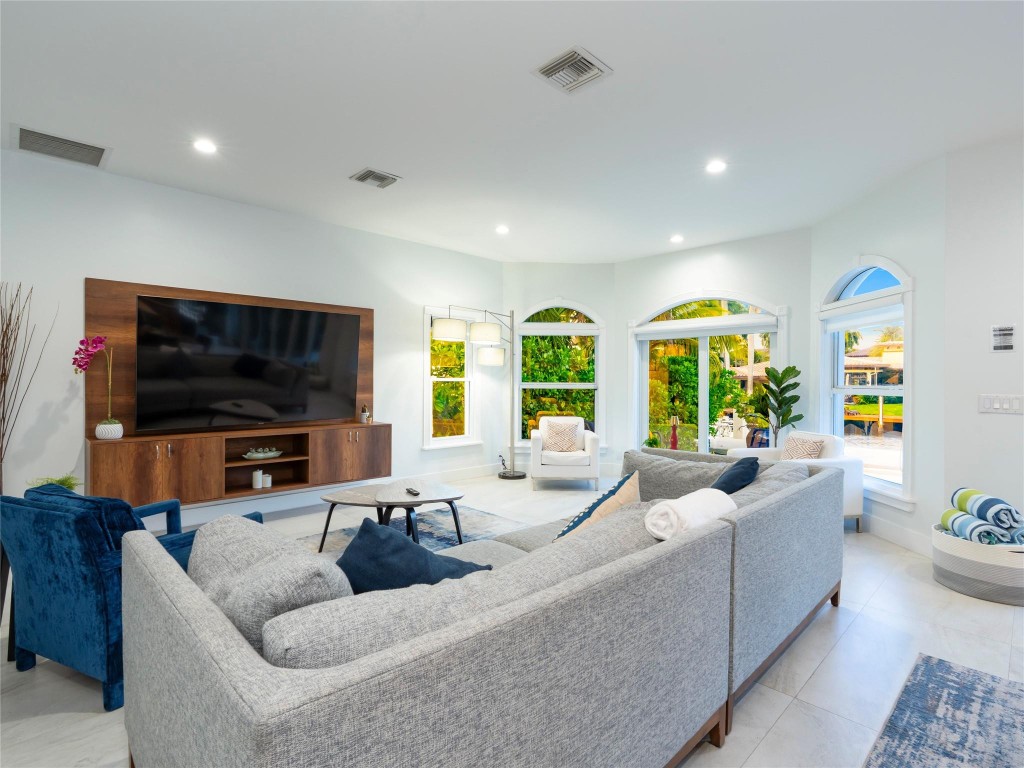 Lauderdale Shores Corr - Residential