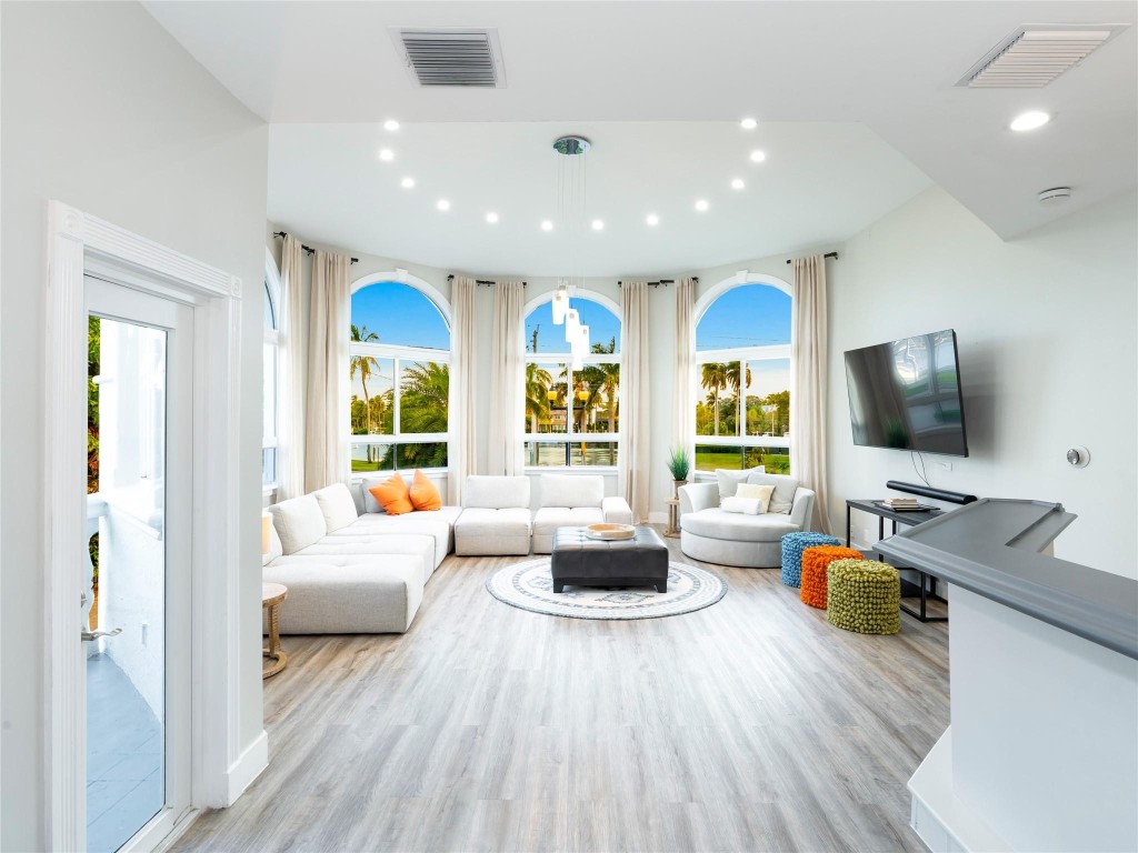 Lauderdale Shores Corr - Residential