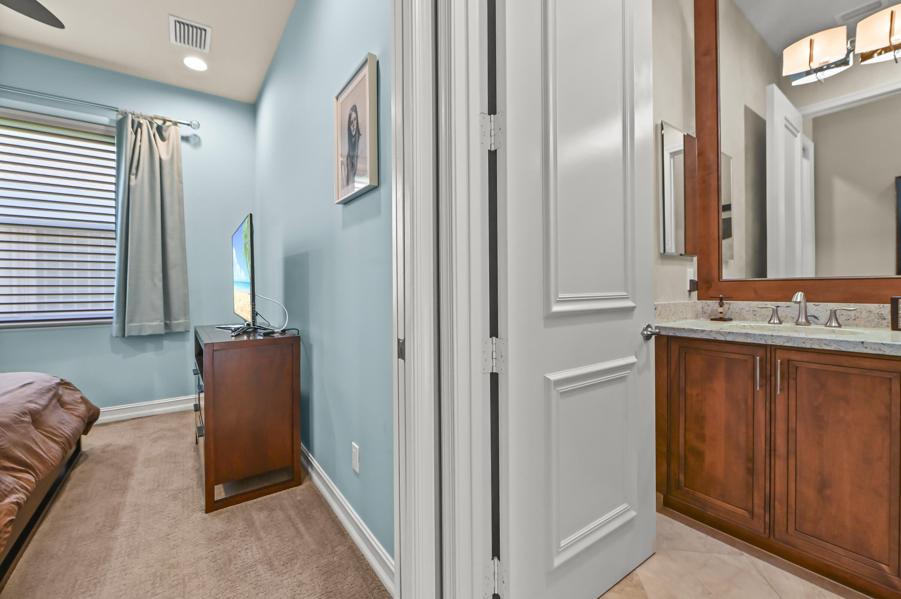 LYONS WEST - Residential