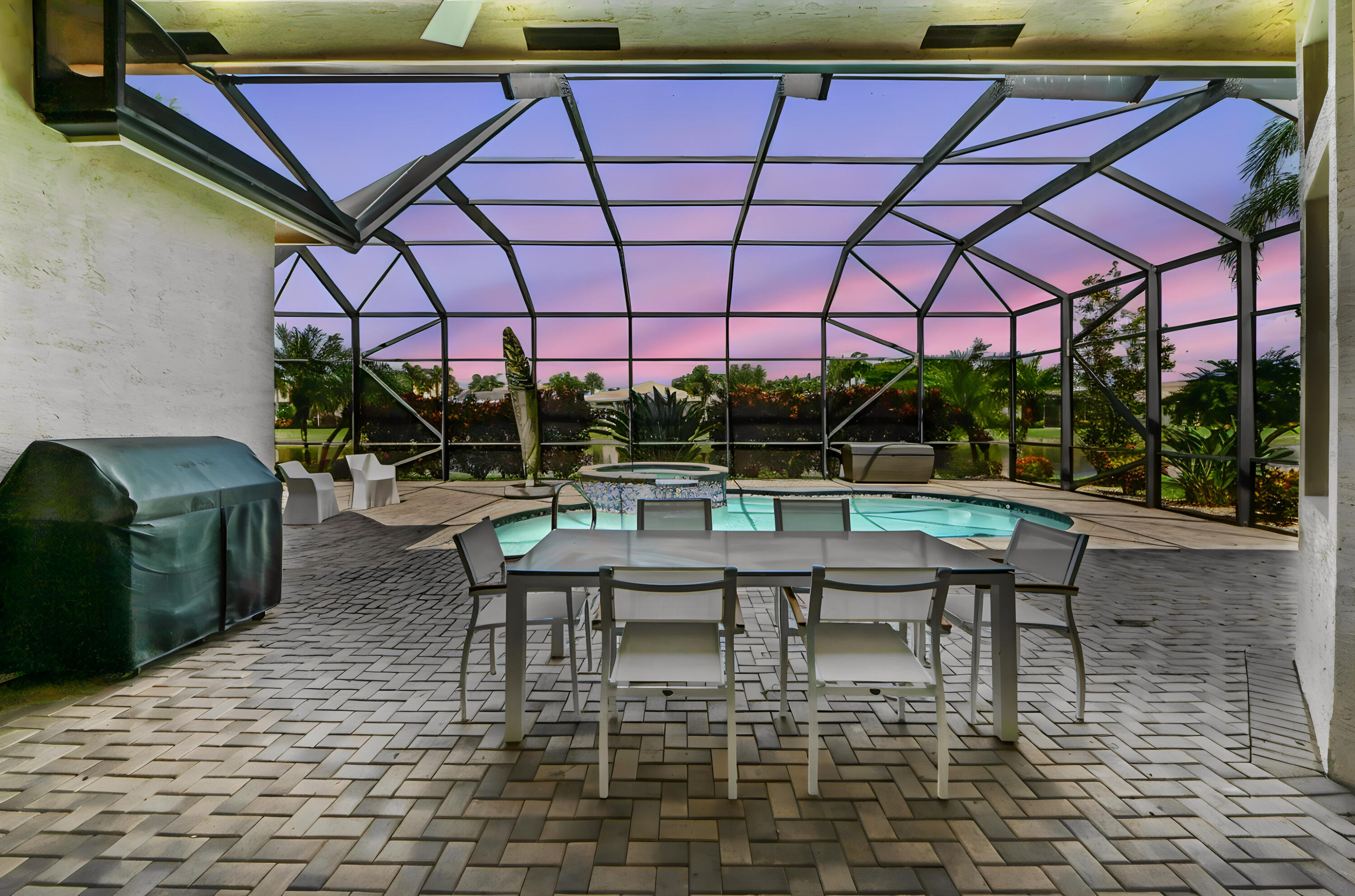 LYONS WEST - Residential