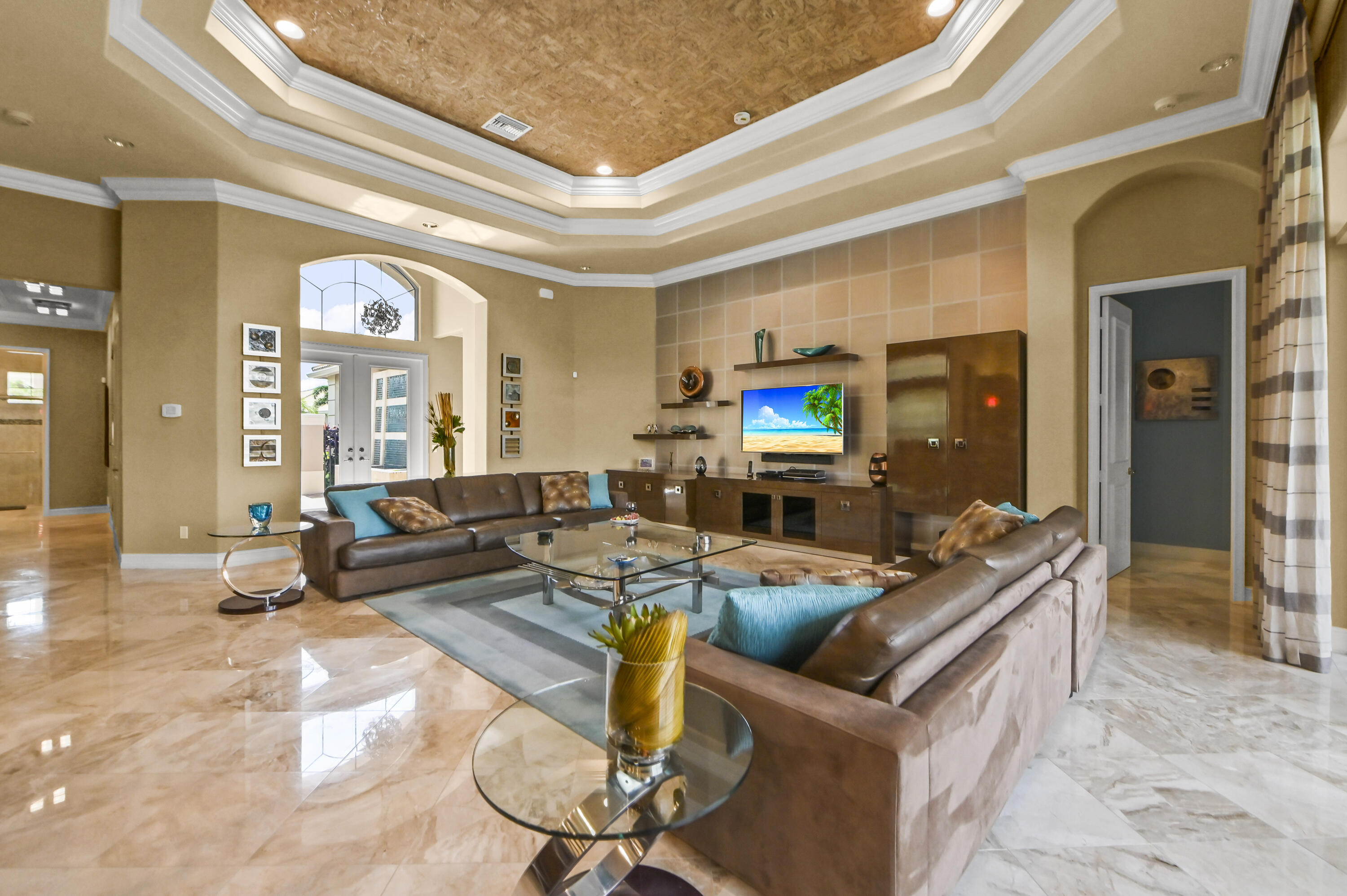 LYONS WEST - Residential