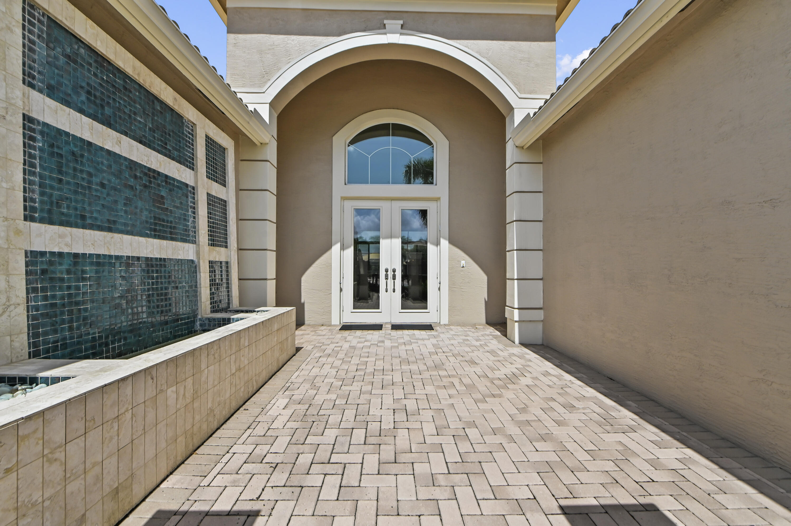 LYONS WEST - Residential