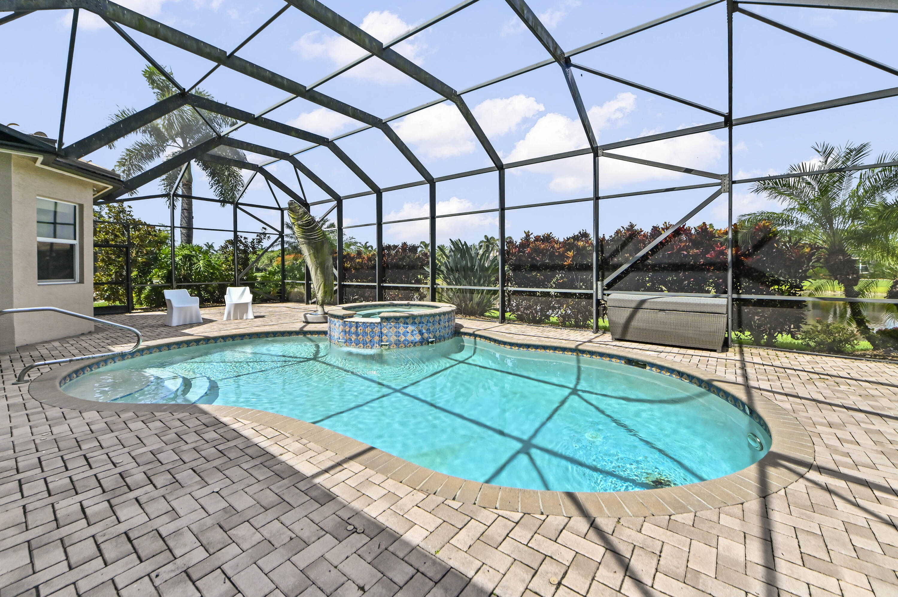 LYONS WEST - Residential