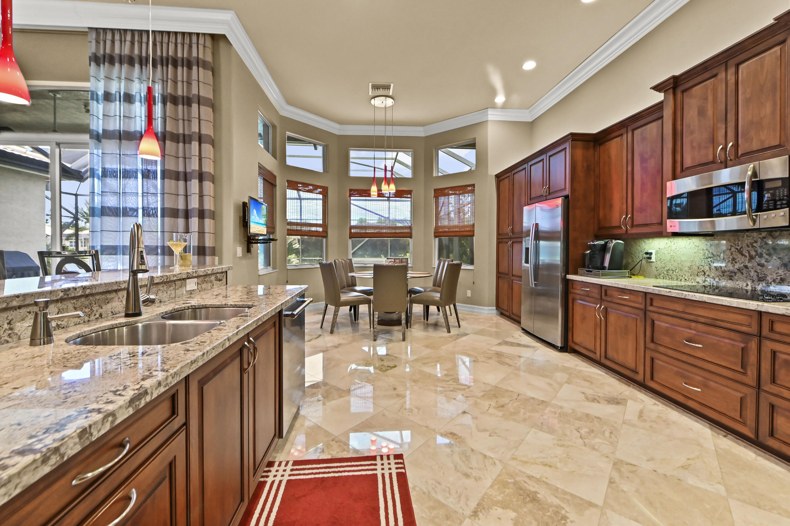 LYONS WEST - Residential