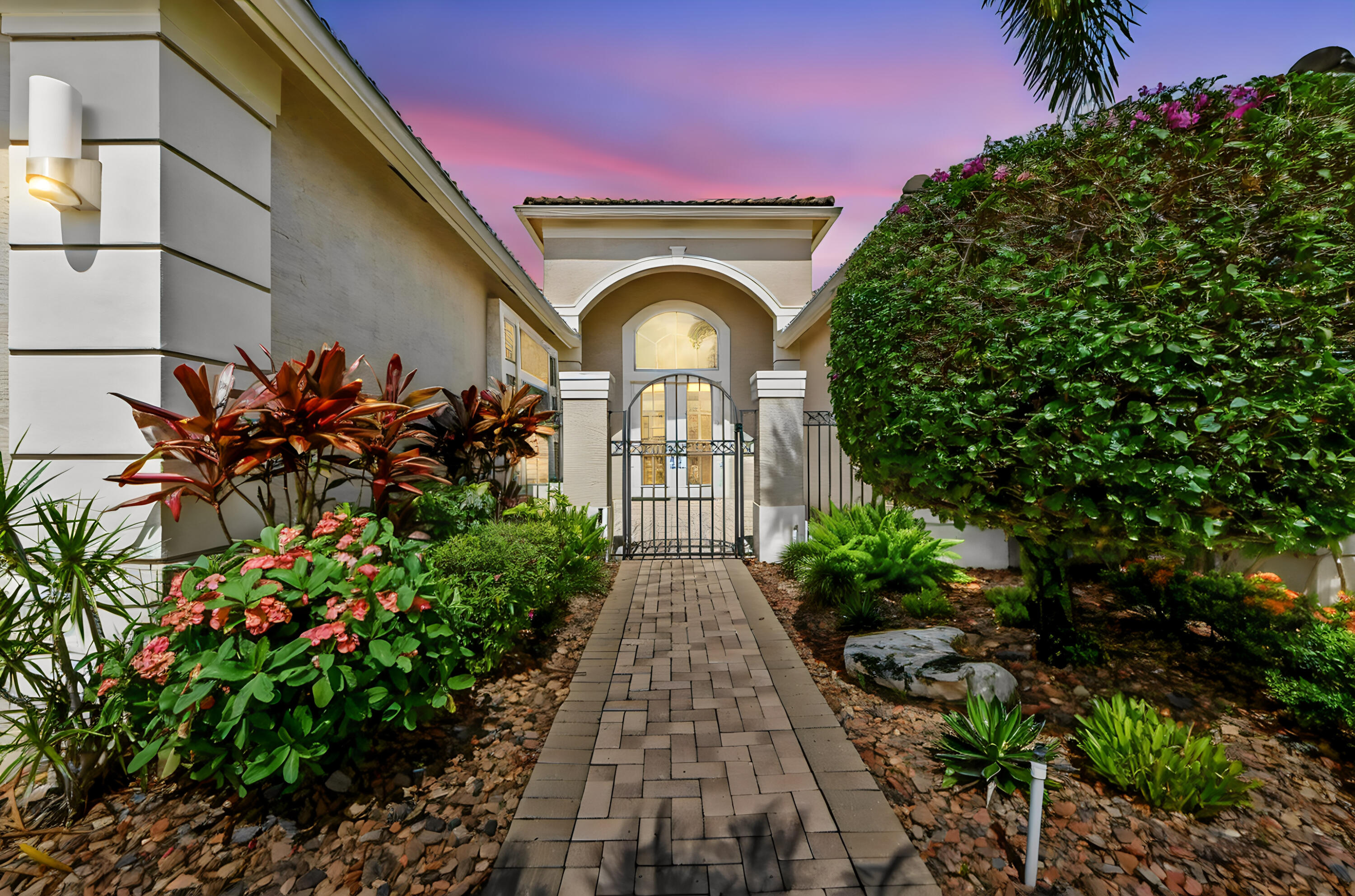 LYONS WEST - Residential