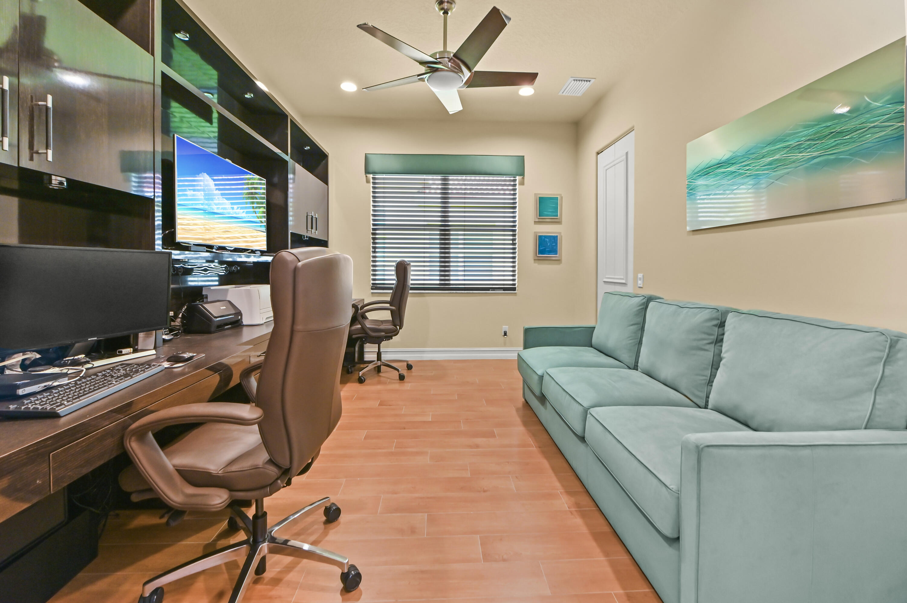 LYONS WEST - Residential