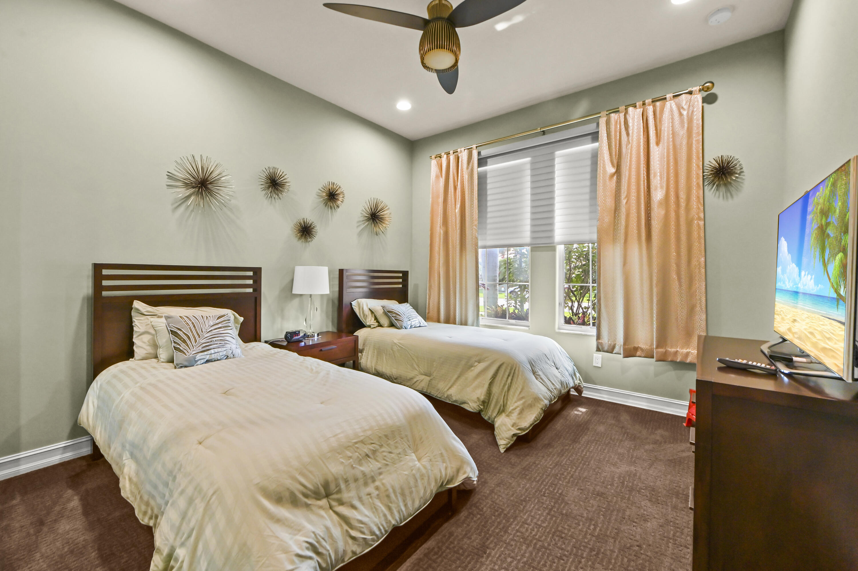 LYONS WEST - Residential