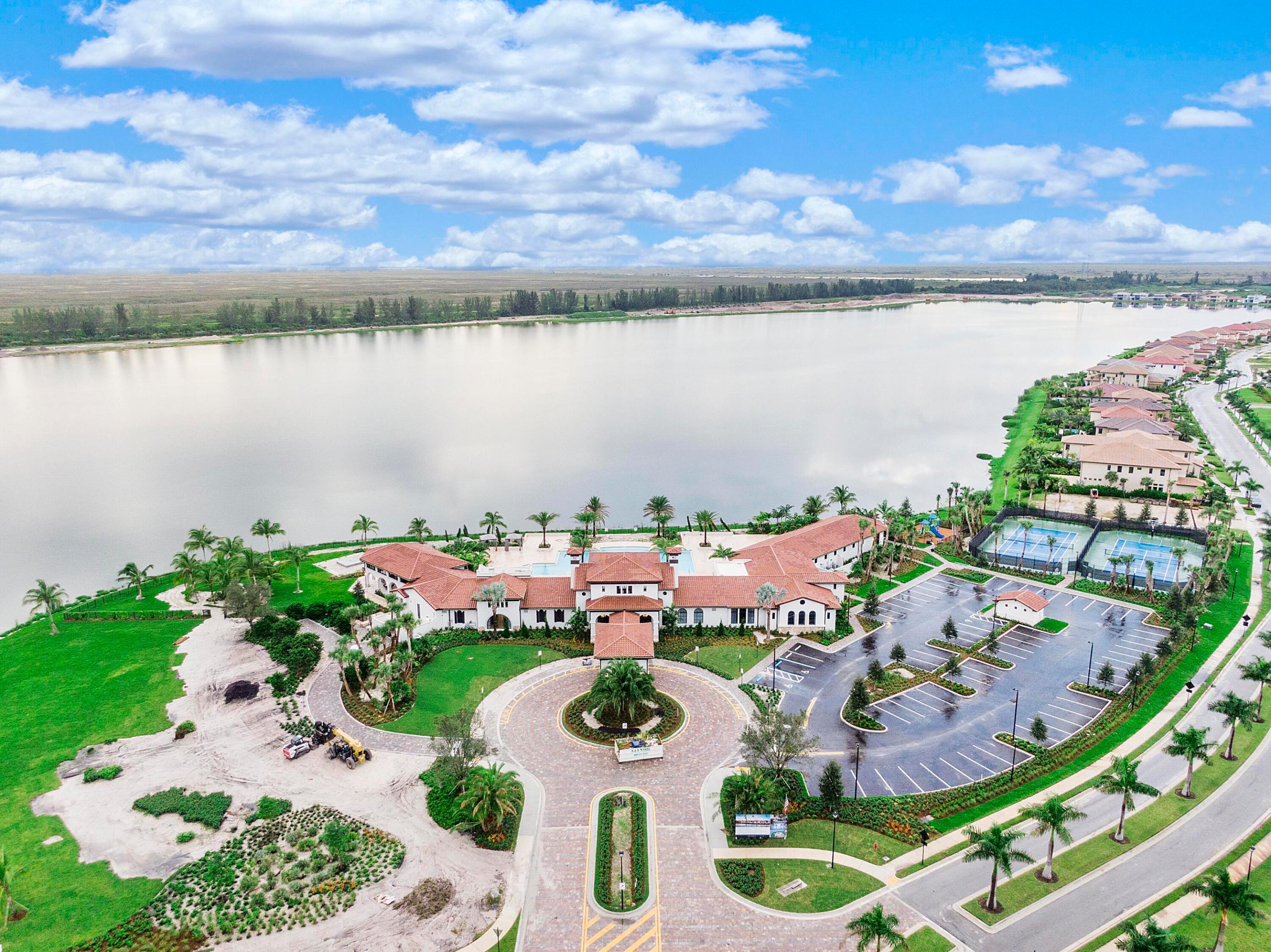 PARKLAND BAY - Residential
