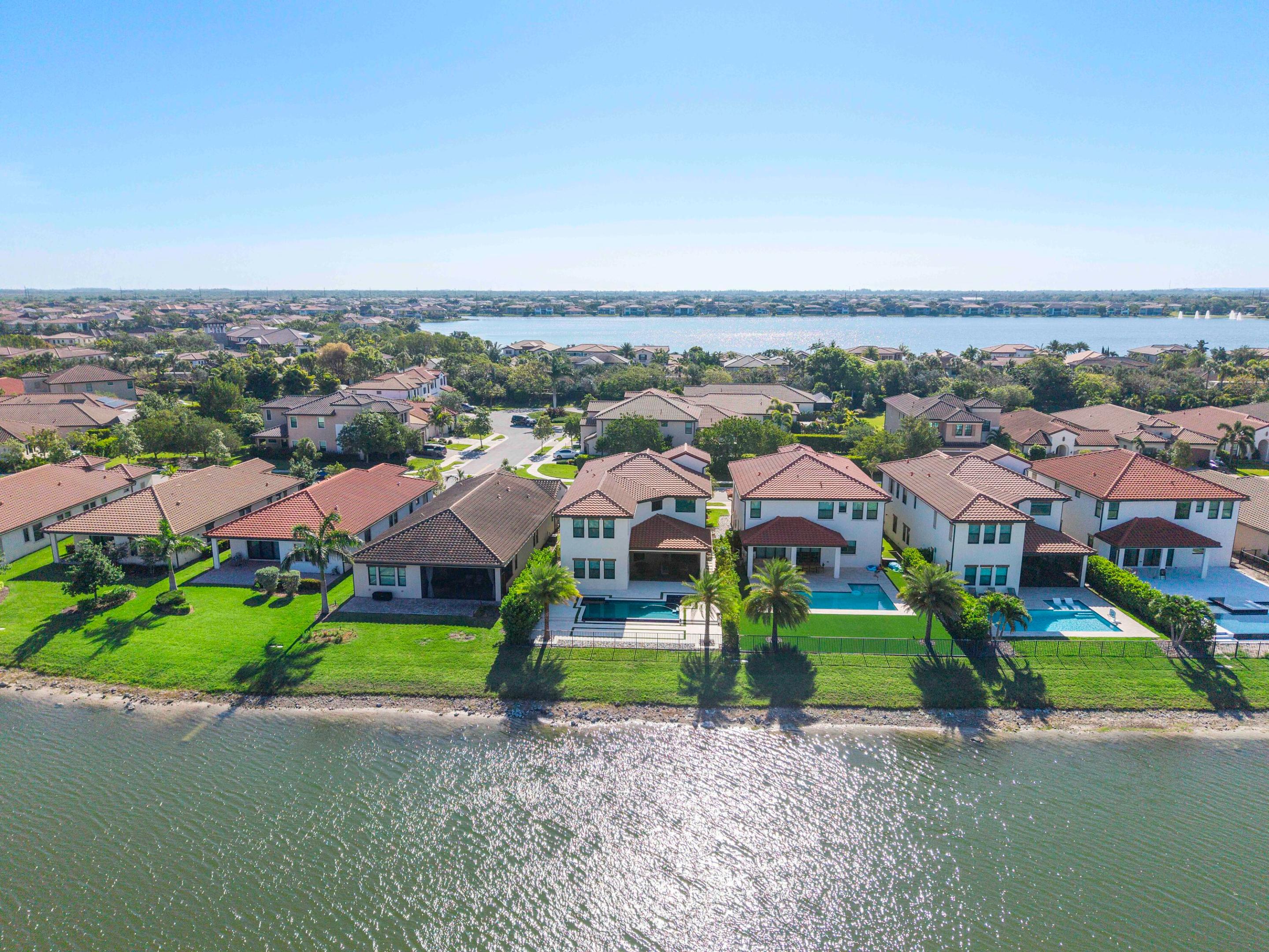 PARKLAND BAY - Residential