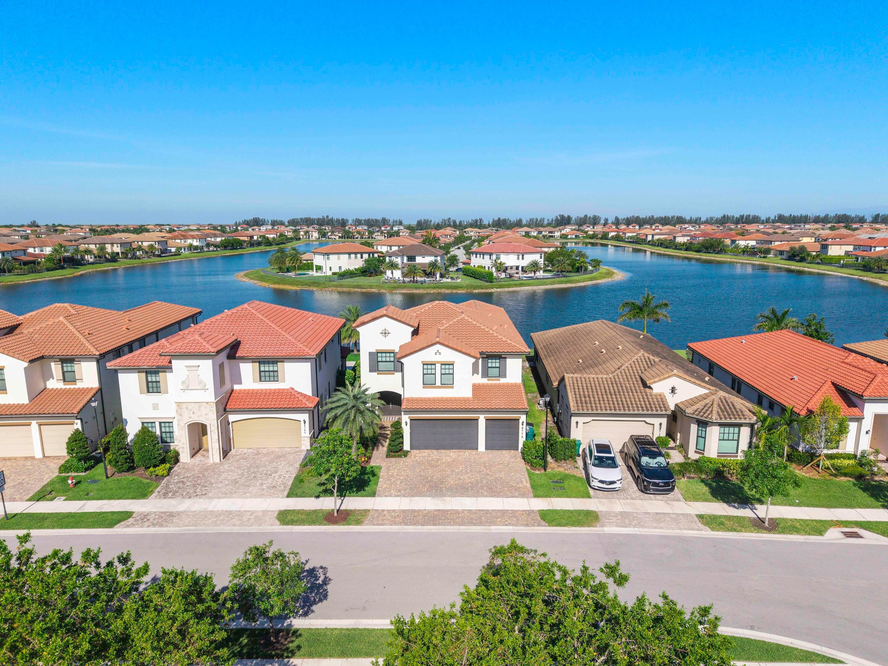 PARKLAND BAY - Residential